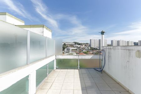 Casa para alugar com 275m², 2 quartos e 3 vagas Casa para alugar com 275m², 2 quartos e 3 vagasTerraço
