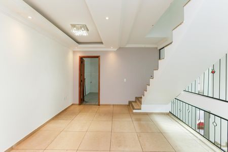 Casa para alugar com 275m², 2 quartos e 3 vagas Casa para alugar com 275m², 2 quartos e 3 vagasSala