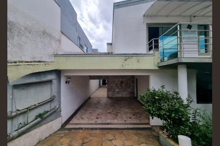 Casa para alugar com 275m², 3 quartos e 3 vagas