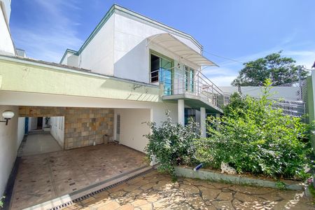 Casa para alugar com 275m², 2 quartos e 3 vagas Casa para alugar com 275m², 2 quartos e 3 vagasfachada
