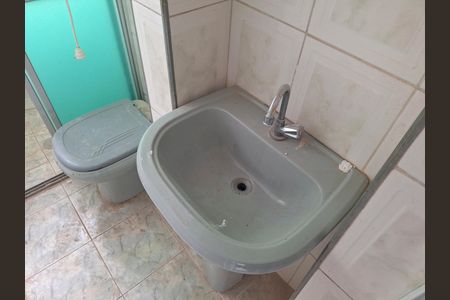 Banheiro de casa para alugar com 2 quartos, 80m² em Lauzane Paulista, São Paulo