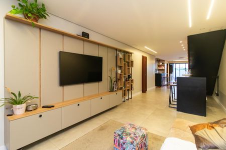 Casa à venda com 190m², 2 quartos e 3 vagas Casa à venda com 190m², 2 quartos e 3 vagasSala
