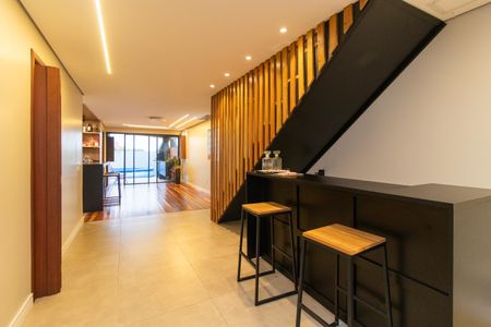 Casa à venda com 190m², 2 quartos e 3 vagas Casa à venda com 190m², 2 quartos e 3 vagasSala