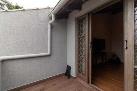 Casa à venda com 190m², 2 quartos e 3 vagas Casa à venda com 190m², 2 quartos e 3 vagasVaranda do Quarto 2