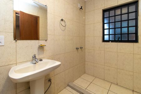Casa à venda com 190m², 2 quartos e 3 vagas Casa à venda com 190m², 2 quartos e 3 vagasBanheiro do Quarto 1