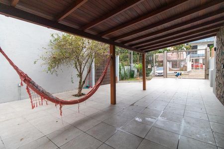 Casa à venda com 190m², 2 quartos e 3 vagas Casa à venda com 190m², 2 quartos e 3 vagasJardim