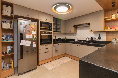 Casa à venda com 190m², 2 quartos e 3 vagas Casa à venda com 190m², 2 quartos e 3 vagasCozinha