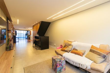 Casa à venda com 190m², 2 quartos e 3 vagas Casa à venda com 190m², 2 quartos e 3 vagasSala