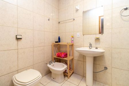 Casa à venda com 190m², 2 quartos e 3 vagas Casa à venda com 190m², 2 quartos e 3 vagasBanheiro do Quarto 1