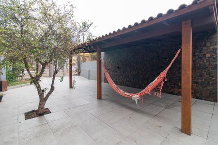 Casa à venda com 190m², 2 quartos e 3 vagas Casa à venda com 190m², 2 quartos e 3 vagasJardim