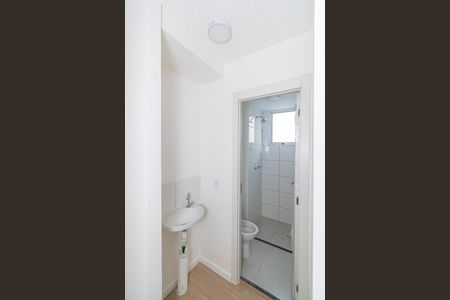 Banheiro de apartamento para alugar com 2 quartos, 39m² em Bonsucesso, Rio de Janeiro