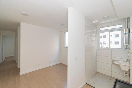 Cozinha de apartamento para alugar com 2 quartos, 39m² em Bonsucesso, Rio de Janeiro