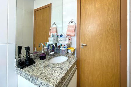 Apartamento à venda com 68m², 2 quartos e 2 vagas Apartamento à venda com 68m², 2 quartos e 2 vagasBanheiro da Suíte