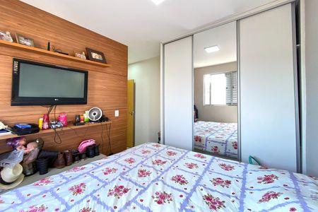 Apartamento à venda com 68m², 2 quartos e 2 vagas Apartamento à venda com 68m², 2 quartos e 2 vagasSuite