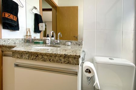 Apartamento à venda com 68m², 2 quartos e 2 vagas Apartamento à venda com 68m², 2 quartos e 2 vagasBanheiro