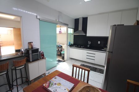 Casa à venda com 360m², 3 quartos e 2 vagasCozinha