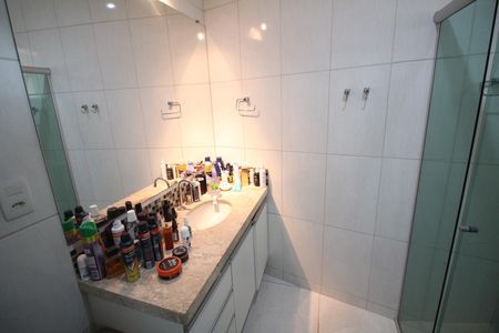 Casa à venda com 360m², 3 quartos e 2 vagasBanheiro