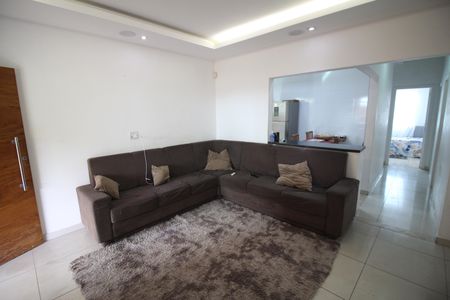 Casa à venda com 360m², 3 quartos e 2 vagasSala