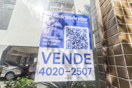 Apartamento à venda com 132m², 3 quartos e 3 vagas Apartamento à venda com 132m², 3 quartos e 3 vagasPlaquinha Instalada