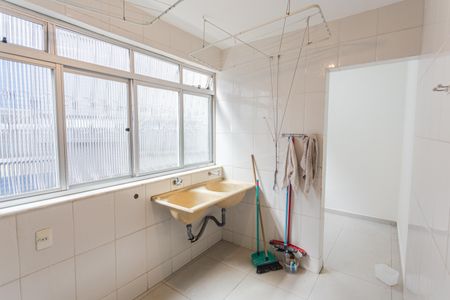 Apartamento à venda com 132m², 3 quartos e 3 vagas Apartamento à venda com 132m², 3 quartos e 3 vagasÁrea de Serviço