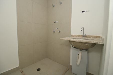Banheiro de kitnet/studio à venda com 1 quarto, 26m² em Vila Deodoro, São Paulo