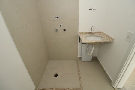 Banheiro de kitnet/studio à venda com 1 quarto, 26m² em Vila Deodoro, São Paulo