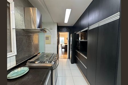 Apartamento para alugar com 144m², 4 quartos e 2 vagas Apartamento para alugar com 144m², 4 quartos e 2 vagasCozinha