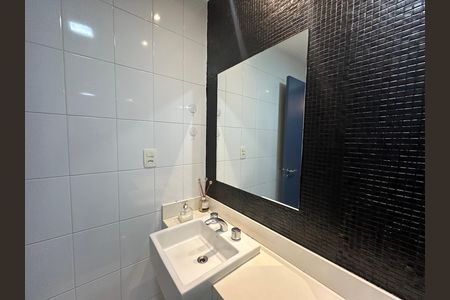 Apartamento para alugar com 144m², 4 quartos e 2 vagas Apartamento para alugar com 144m², 4 quartos e 2 vagasBanheiro da Suíte 1