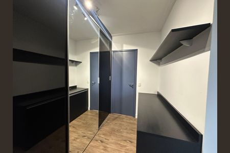 Apartamento para alugar com 144m², 4 quartos e 2 vagas Apartamento para alugar com 144m², 4 quartos e 2 vagasCloset da suíte 2