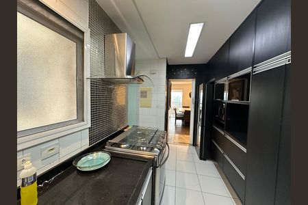 Apartamento para alugar com 144m², 4 quartos e 2 vagas Apartamento para alugar com 144m², 4 quartos e 2 vagasCozinha