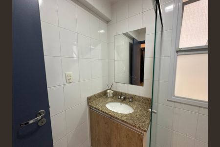 Apartamento para alugar com 144m², 4 quartos e 2 vagas Apartamento para alugar com 144m², 4 quartos e 2 vagasBanheiro