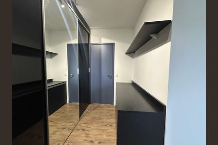 Apartamento para alugar com 144m², 4 quartos e 2 vagas Apartamento para alugar com 144m², 4 quartos e 2 vagasCloset da suíte 2