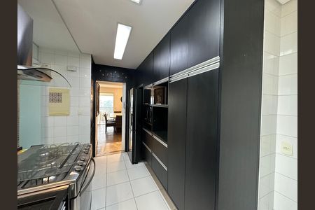 Apartamento para alugar com 144m², 4 quartos e 2 vagas Apartamento para alugar com 144m², 4 quartos e 2 vagasCozinha