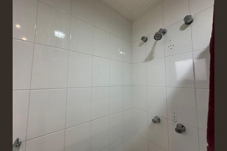 Apartamento para alugar com 144m², 4 quartos e 2 vagas Apartamento para alugar com 144m², 4 quartos e 2 vagasBanheiro da Suíte 1