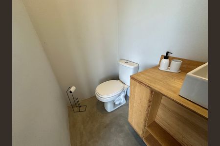 Casa à venda com 215m², 3 quartos e 4 vagas Casa à venda com 215m², 3 quartos e 4 vagasLavabo