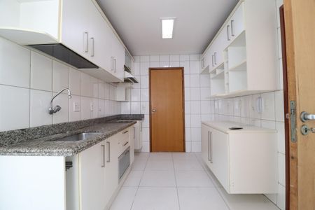 Apartamento para alugar com 106m², 4 quartos e 2 vagasCozinha