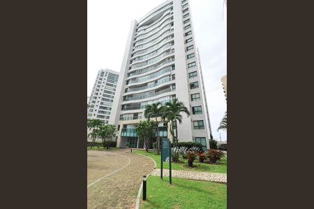 Fachada  de apartamento para alugar com 3 quartos, 142m² em Patamares, Salvador