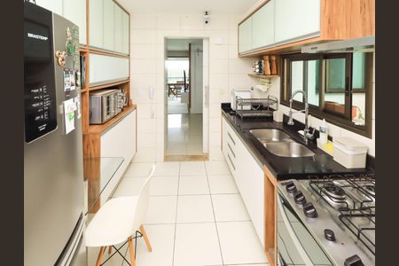 Cozinha de apartamento para alugar com 3 quartos, 142m² em Patamares, Salvador