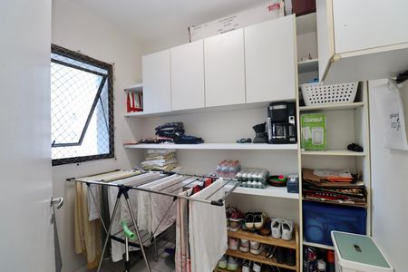 Apartamento para alugar com 142m², 3 quartos e 2 vagas Apartamento para alugar com 142m², 3 quartos e 2 vagasDependência