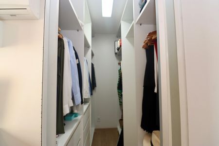 Apartamento para alugar com 142m², 3 quartos e 2 vagas Apartamento para alugar com 142m², 3 quartos e 2 vagasCloset