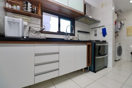 Apartamento para alugar com 142m², 3 quartos e 2 vagas Apartamento para alugar com 142m², 3 quartos e 2 vagasCozinha