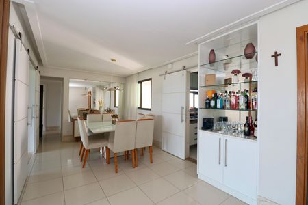 Apartamento para alugar com 142m², 3 quartos e 2 vagas Apartamento para alugar com 142m², 3 quartos e 2 vagasSala