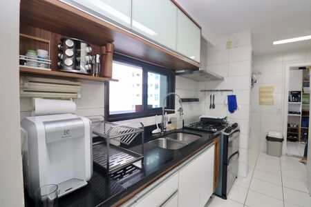 Apartamento para alugar com 142m², 3 quartos e 2 vagas Apartamento para alugar com 142m², 3 quartos e 2 vagasCozinha