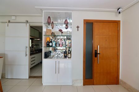 Apartamento para alugar com 142m², 3 quartos e 2 vagas Apartamento para alugar com 142m², 3 quartos e 2 vagasSala
