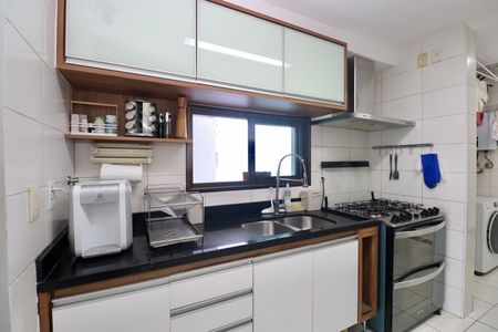 Apartamento para alugar com 142m², 3 quartos e 2 vagas Apartamento para alugar com 142m², 3 quartos e 2 vagasCozinha