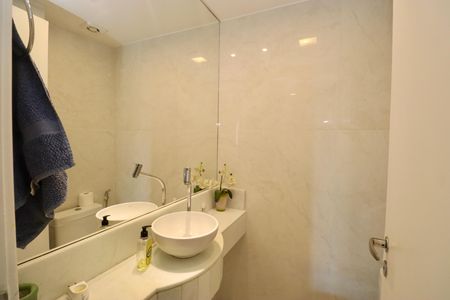 Apartamento para alugar com 142m², 3 quartos e 2 vagas Apartamento para alugar com 142m², 3 quartos e 2 vagasLavabo