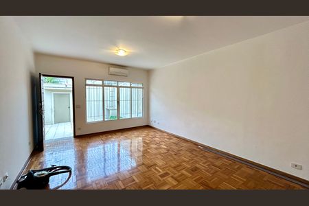 Casa para alugar com 190m², 3 quartos e 3 vagas Casa para alugar com 190m², 3 quartos e 3 vagasSala