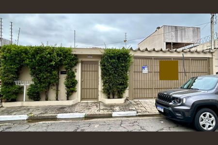 Casa para alugar com 190m², 3 quartos e 3 vagas Casa para alugar com 190m², 3 quartos e 3 vagasPlaca instalada na fachada do imóvel
