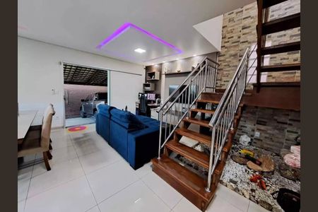 Sala de casa para alugar com 4 quartos, 400m² em Tirol, Contagem