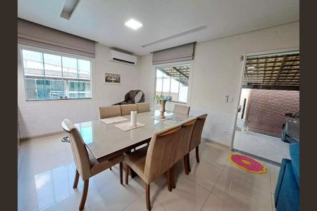 Sala de casa para alugar com 4 quartos, 400m² em Tirol, Contagem
